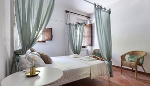 Villa, 4 slaapkamers | Een strijkplank/strijkijzer, gratis wifi, beddengoed