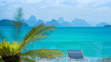 Villa, 5 habitaciones | Vista a la playa o el mar