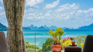 Villa, 5 Bedrooms | Balcony view