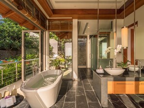 Villa, Multiple Bedrooms | Bathroom | Rainfall showerhead, designer toiletries, towels, soap
