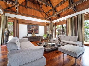 Smart TV - Villa Chada (Kamala)