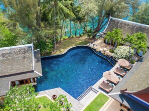 Outdoor pool, pool umbrellas, sun loungers
