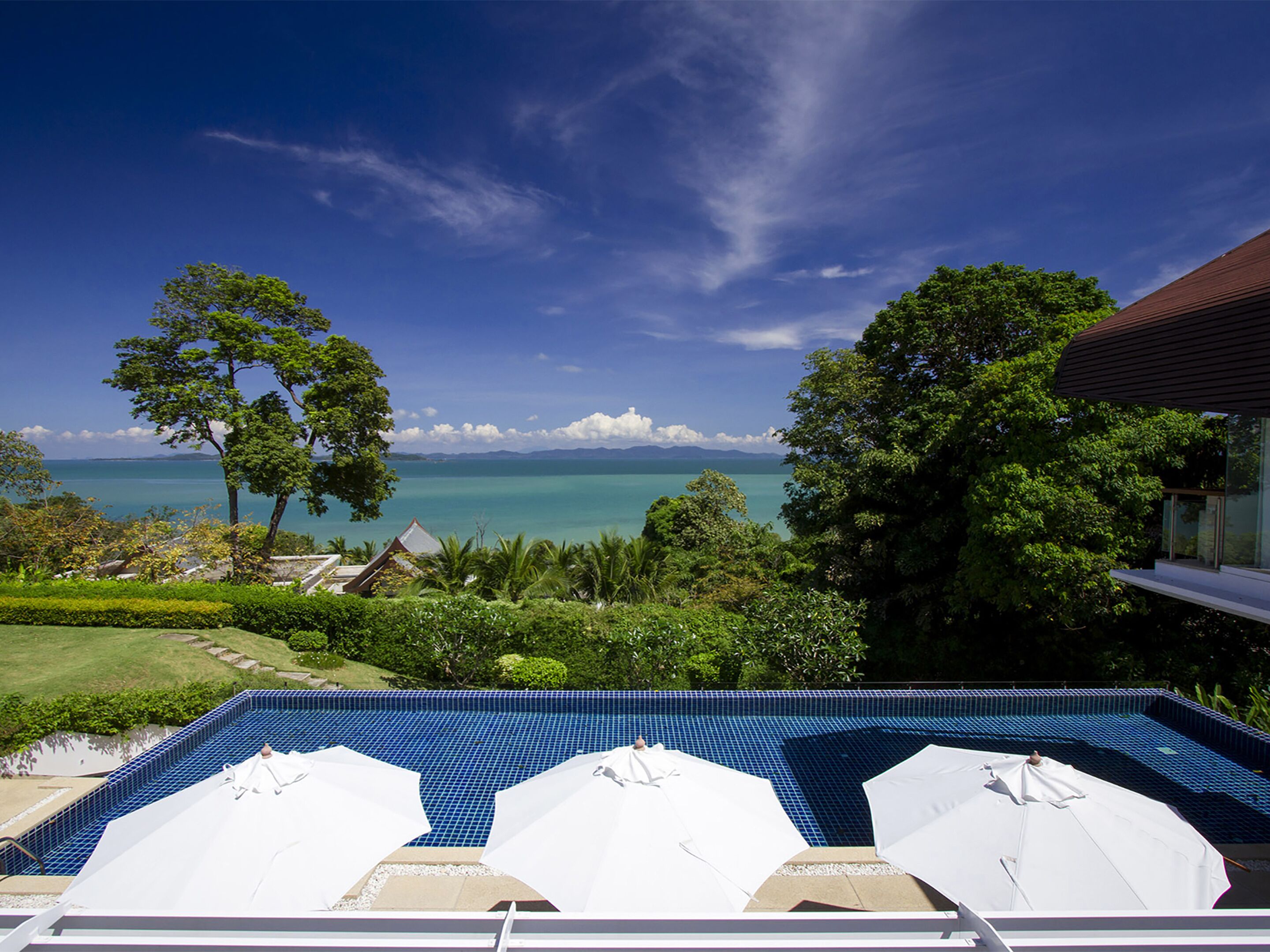 Outdoor pool, pool umbrellas, sun loungers