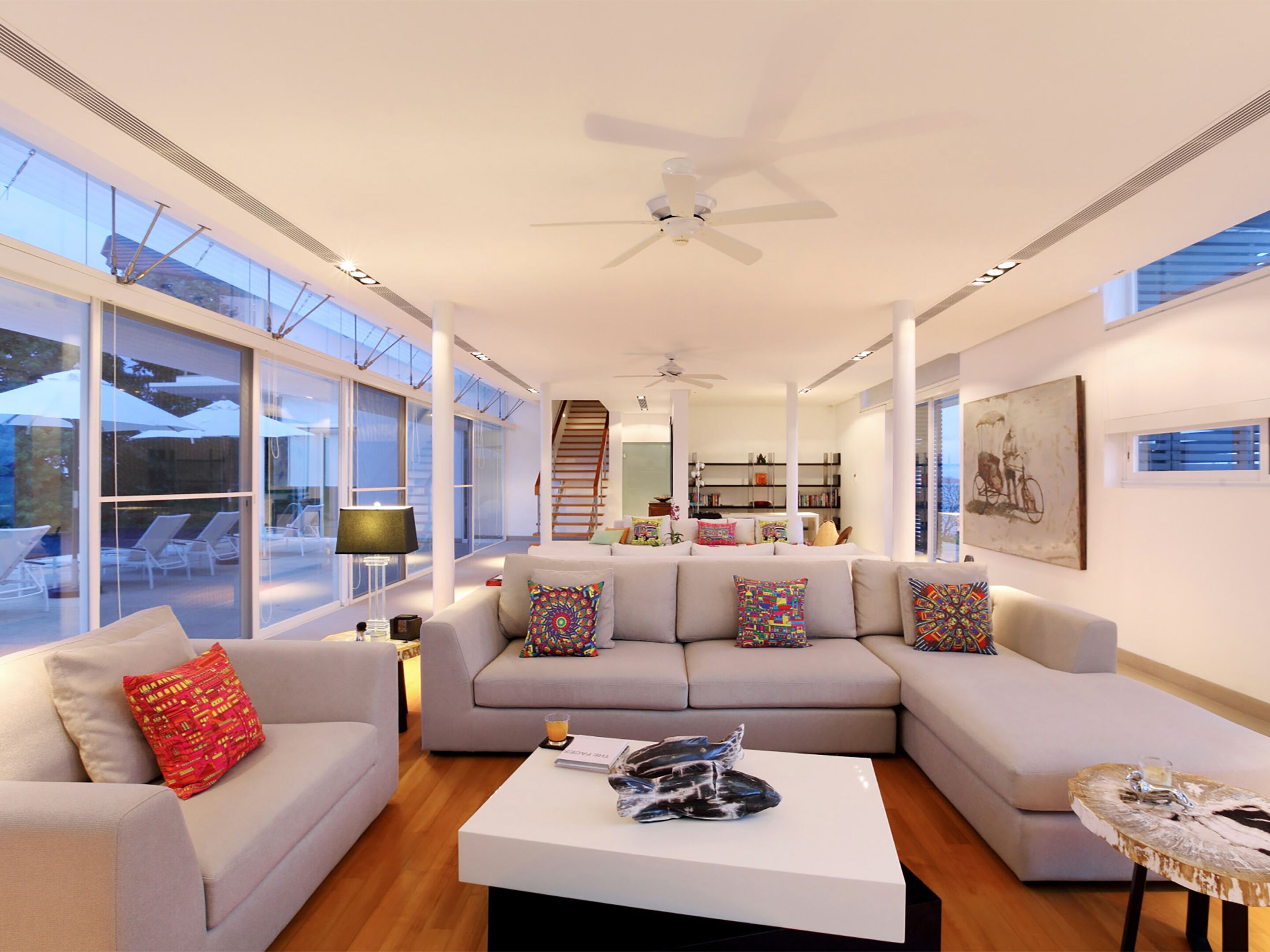 Villa, 5 habitaciones | Sala de estar | Televisión LED de 42 pulgadas con canales vía satélite y televisión 