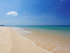 Beach nearby - Baan Taley Rom (Takua Thung)