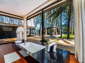Villa, 5 Bedrooms | Bathroom | Rainfall showerhead, free toiletries, hair dryer, bathrobes - Grand Villa Noi (Takua Thung)