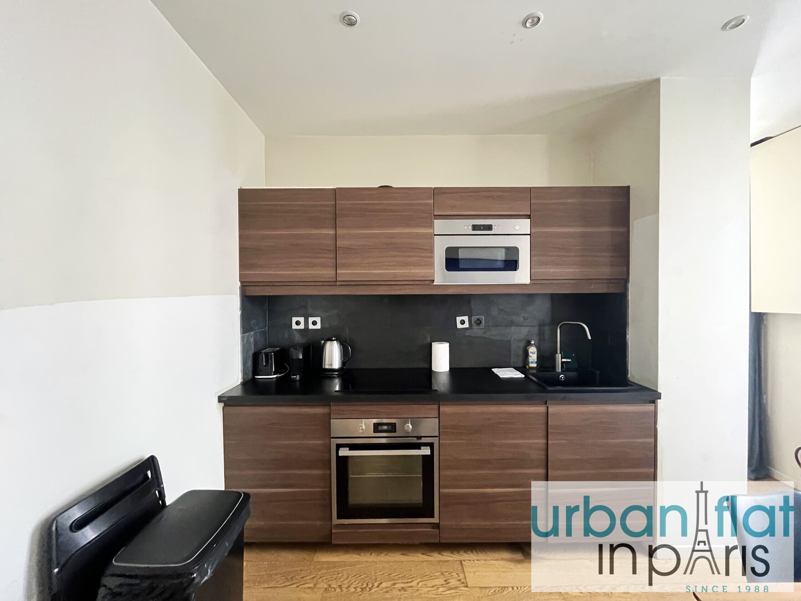 Réfrigérateur, micro-ondes, four, cafetière/bouilloire