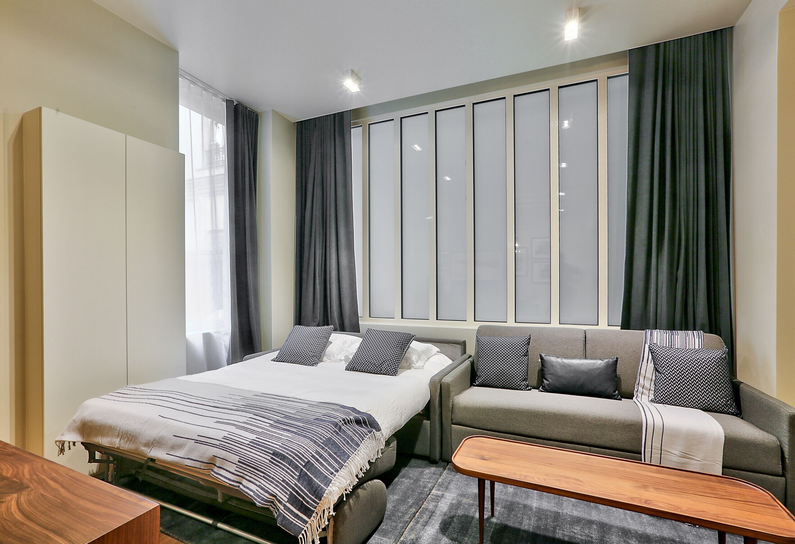 1 slaapkamer, een strijkplank/strijkijzer, gratis wifi, beddengoed