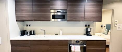 Fridge, microwave, oven, coffee/tea maker