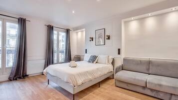 4 slaapkamers, een strijkplank/strijkijzer, gratis wifi, beddengoed