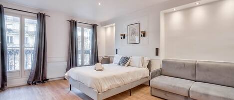 4 soverom, strykejern/-brett, wi-fi (inkludert) og sengetøy