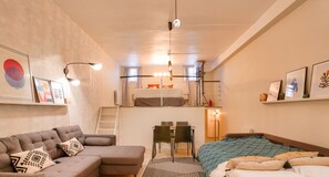 Een strijkplank/strijkijzer, gratis wifi, beddengoed