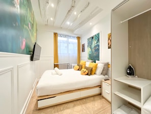 3 bedrooms, iron/ironing board, free WiFi, bed sheets