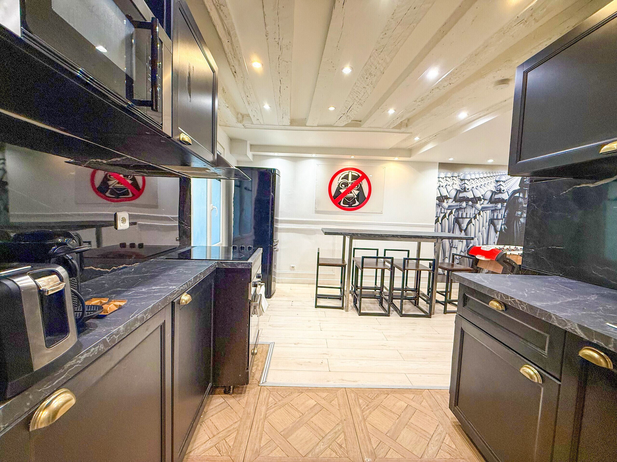 Fridge, microwave, oven, coffee/tea maker