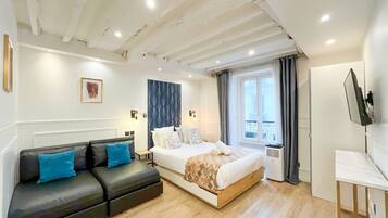 1 slaapkamer, een strijkplank/strijkijzer, gratis wifi, beddengoed