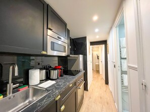 Fridge, microwave, oven, coffee/tea maker