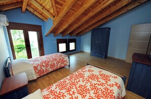 4 chambres, fer et planche à repasser, Wi-Fi, literie fournie