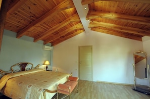 4 chambres, fer et planche Ă repasser, Wi-Fi, draps fournis