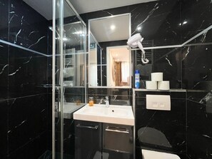 Bathroom - Urban Flat 113 - Pretty 2BDR Flat in Central Paris (París)