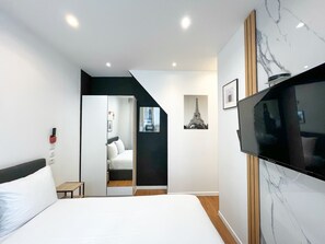 5 室のベッドルーム、アイロン / アイロン台、WiFi (無料)、ベッドシーツ