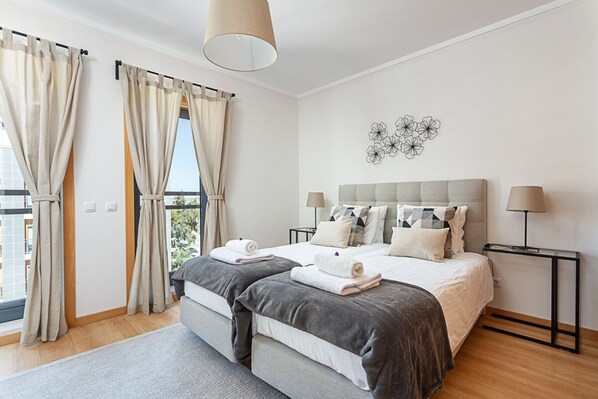 2 bedrooms, iron/ironing board, free WiFi, bed sheets