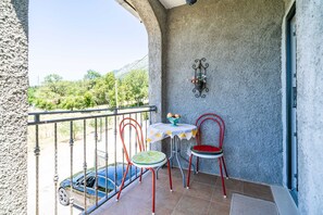 Apartment (Three Bedroom Apartment) | Balcony