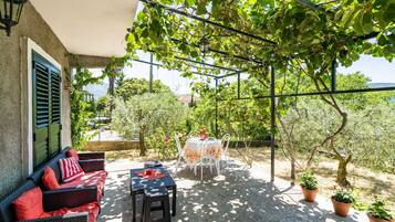 Apartment (Three Bedroom Apartment) | Terrace/patio
