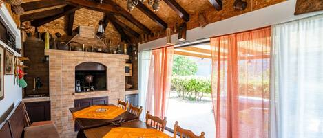 Appartamento (Three Bedroom Apartment) | Pasti in camera