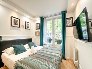 Iron/ironing board, free WiFi, bed sheets