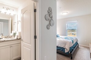 5 bedrooms, WiFi, bed sheets