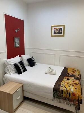 3 chambres, fer et planche à repasser, Wi-Fi gratuit, draps fournis