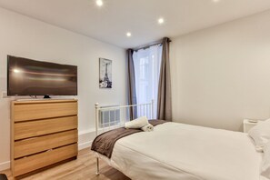 2 عدّة غرف نوم ومكواة/لوح كي وواي فاي مجانًا وملاءات أسرّة