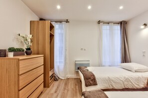2 chambres, fer et planche à repasser, Wi-Fi gratuit, draps fournis