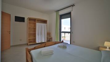 1 chambre, lit parapluie, Wi-Fi gratuit, draps fournis