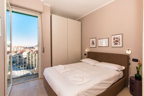 Iron/ironing board, free WiFi, bed sheets