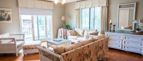 TV, fireplace, DVD player