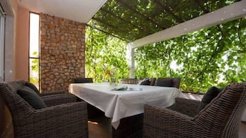 Villa | Balcony