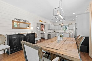 Dining - 4BR | Sleeps 11 in Blue Mountain with amazing Outdoor Living and free Golf Cart (Santa Rosa Beach)