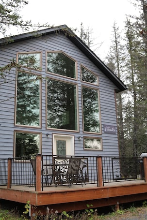 Exterior. Spruce Lodge