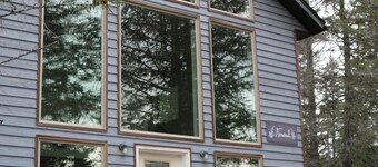 สเปรูซ ลอดจ์