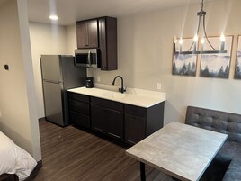 华丽双人房 | 私人简易厨房 | 微波炉、冰柜、制冰机