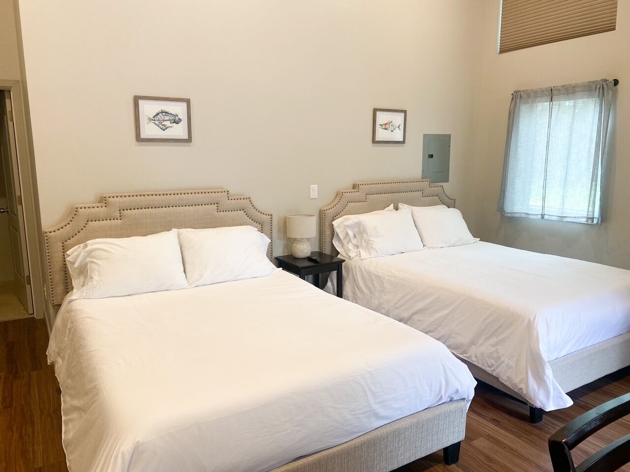 Kamar Double Klasik | Ruang kerja ramah laptop, kedap suara, Wi-Fi gratis, dan seprai linen