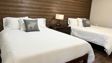 Dobbeltrom – deluxe | Skrivebord for bærbar PC, lydisolert, wi-fi (inkludert) og sengetøy