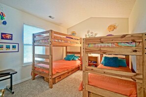 3 bedrooms, Internet - Heron-Hide-Away / 2534 Marsh Hen Drive (Oak Island)