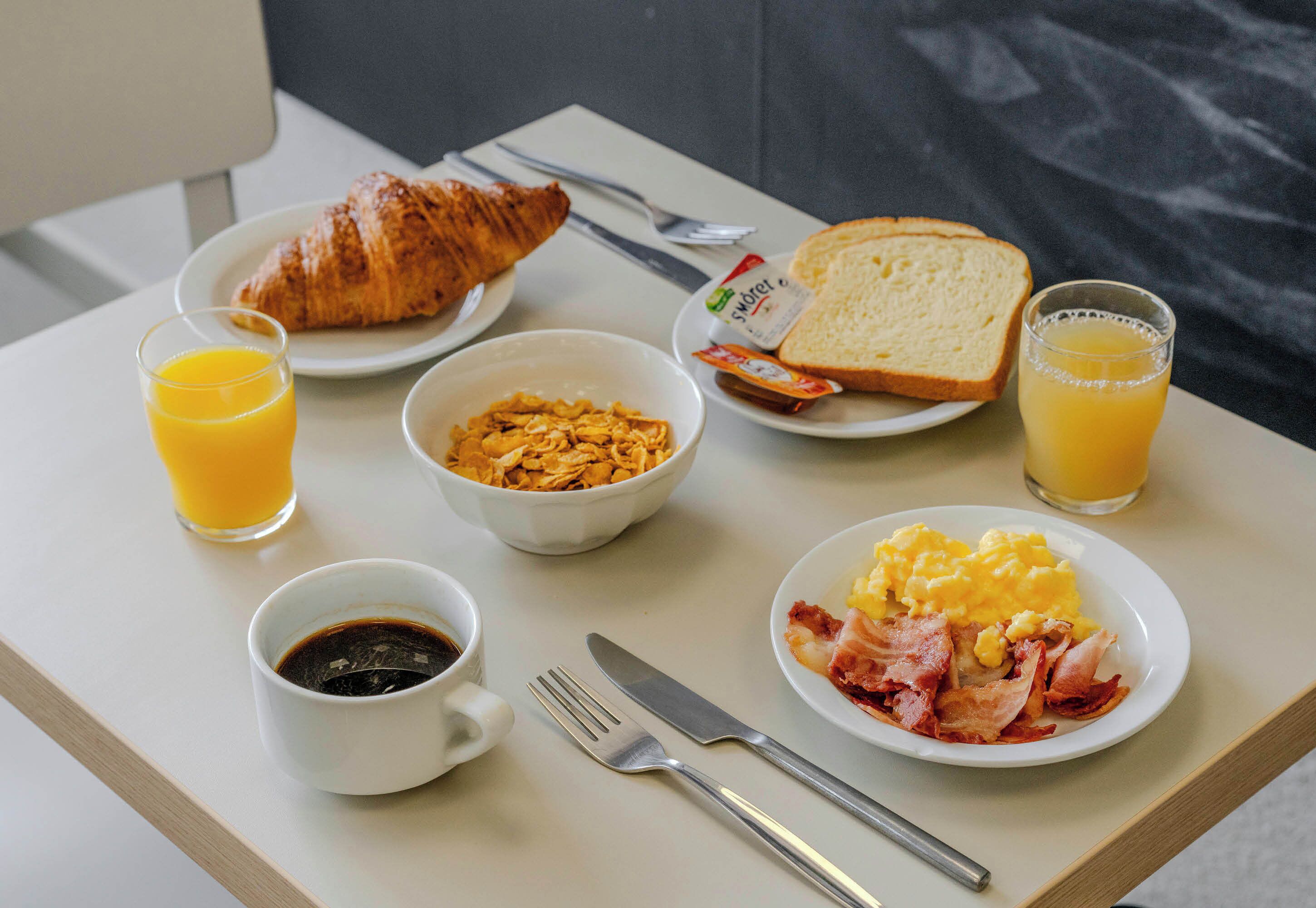 daily buffet breakfast for a fee