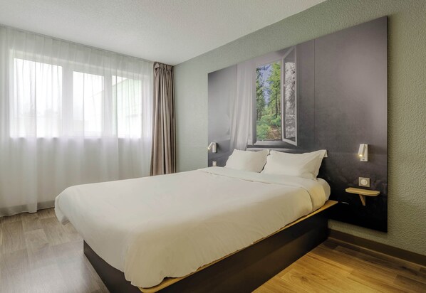 Standard Double Room | Desk, free WiFi, bed sheets