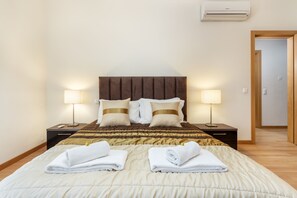 2 chambres, bureau, fer et planche à repasser, Wi-Fi gratuit