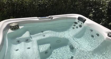 Elisa Seaside Luxury Suite Private hot Tub, Beach