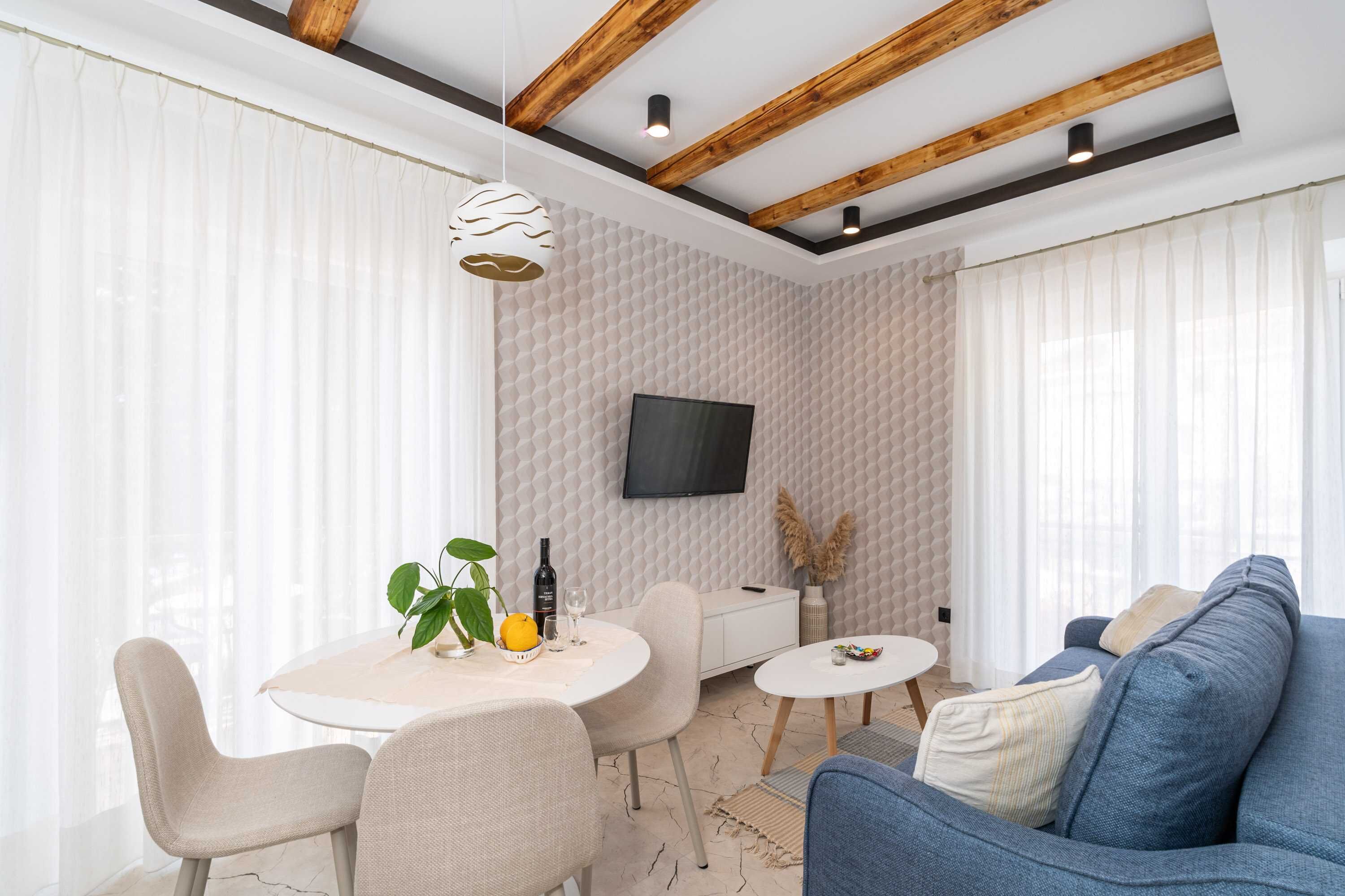 Apartament (One Bedroom Apartment with Balcony an) | Sala d'estar | Televisor 