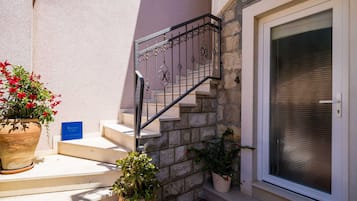 Apartment (Two Bedroom Apartment with Terrace an) | Außenbereich